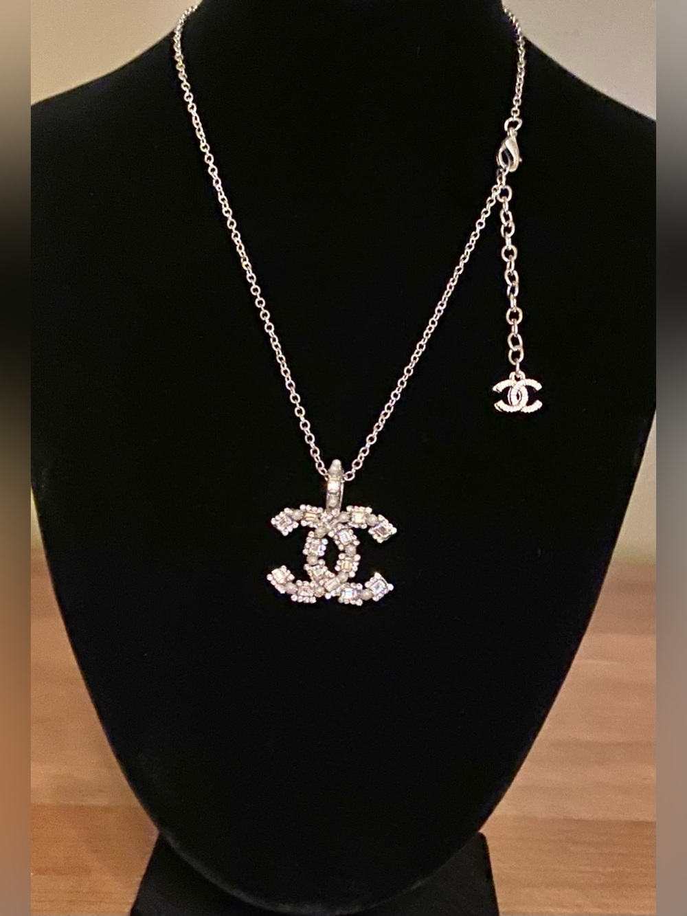 Fashion Jewelry Silver Plated Crystal- Pearl -Luxury CC Pendant Necklace